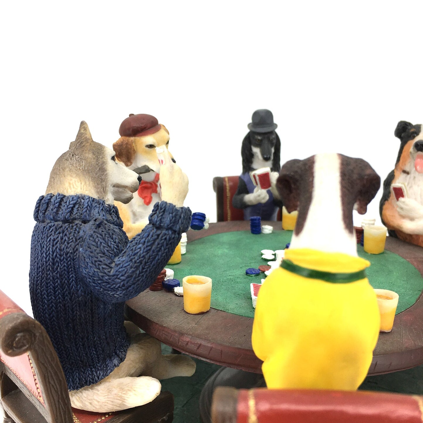 Gambling Dogs Playing Poker Figurine