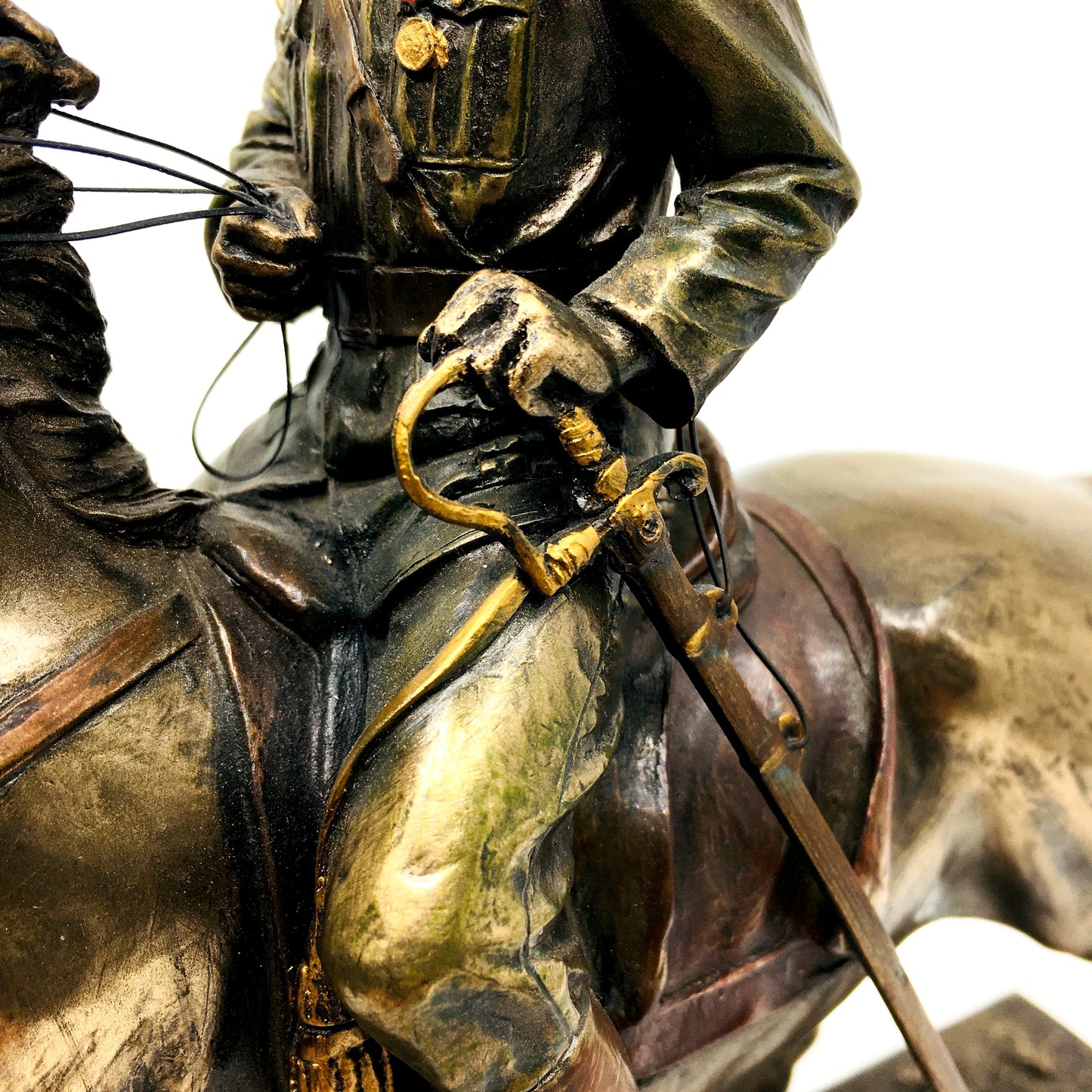 At Sırtında Mustafa Kemal Atatürk Heykeli