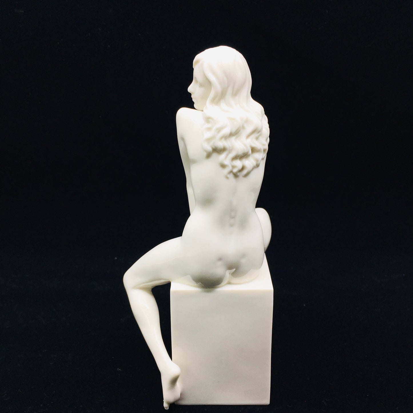 Küp Üstünde Nü Kadın Porselen Modern Biblo - Veronese Design