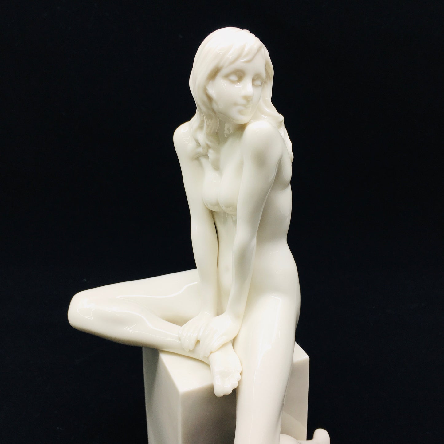 Küp Üstünde Nü Kadın Porselen Modern Biblo - Veronese Design