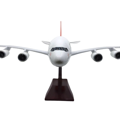 Airbus A380 Emirates Model Maket Uçak 1/200 Ölçek (36 cm)