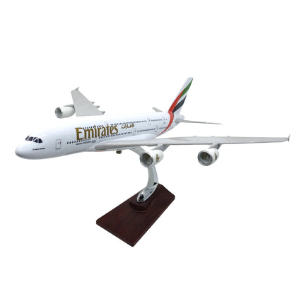 Airbus A380 Emirates Model Maket Uçak 1/200 Ölçek (36 cm)