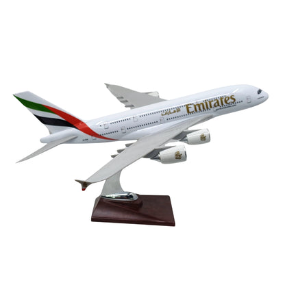 Airbus A380 Emirates Model Maket Uçak 1/200 Ölçek (36 cm)