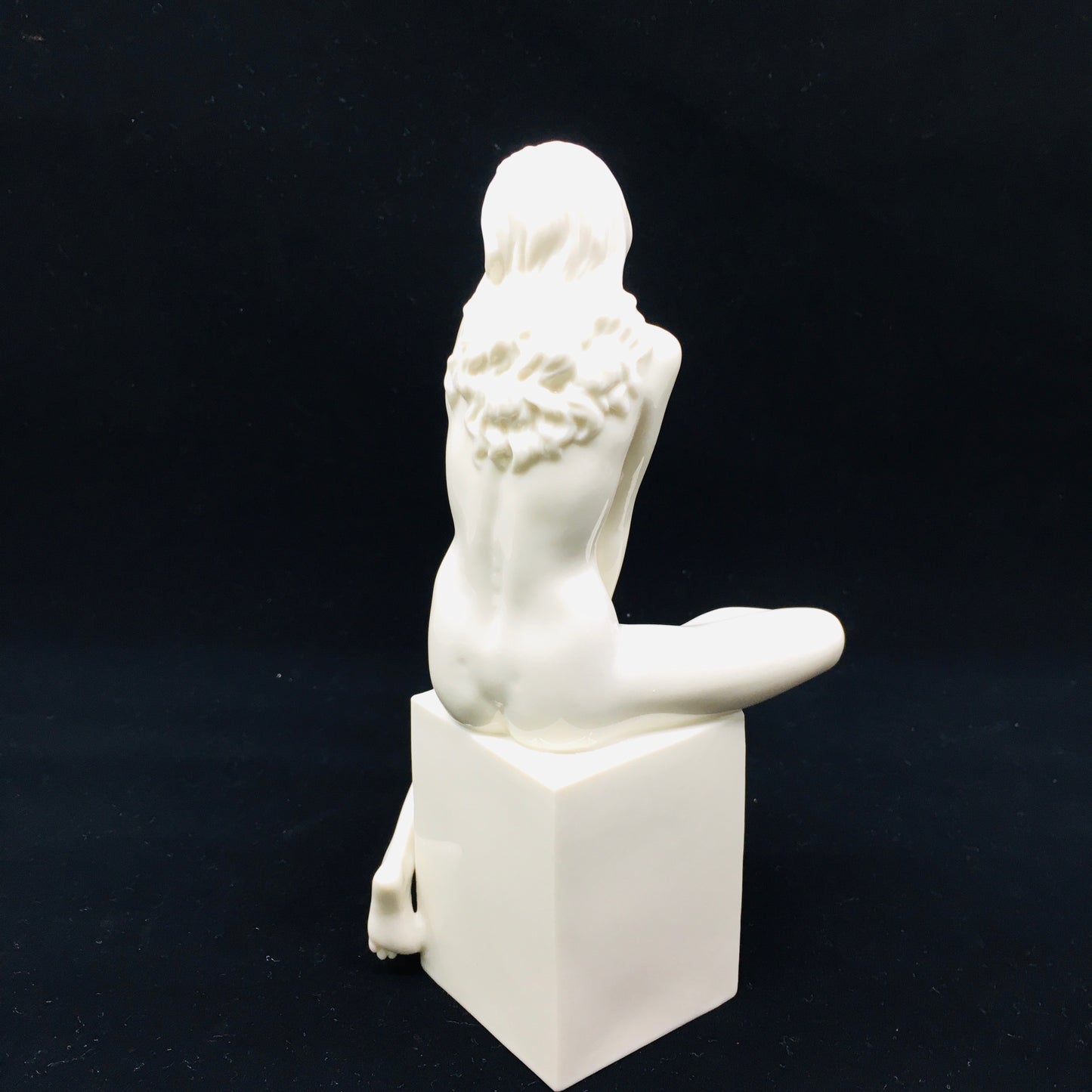 Küp Üstünde Nü Kadın Porselen Modern Biblo - Veronese Design