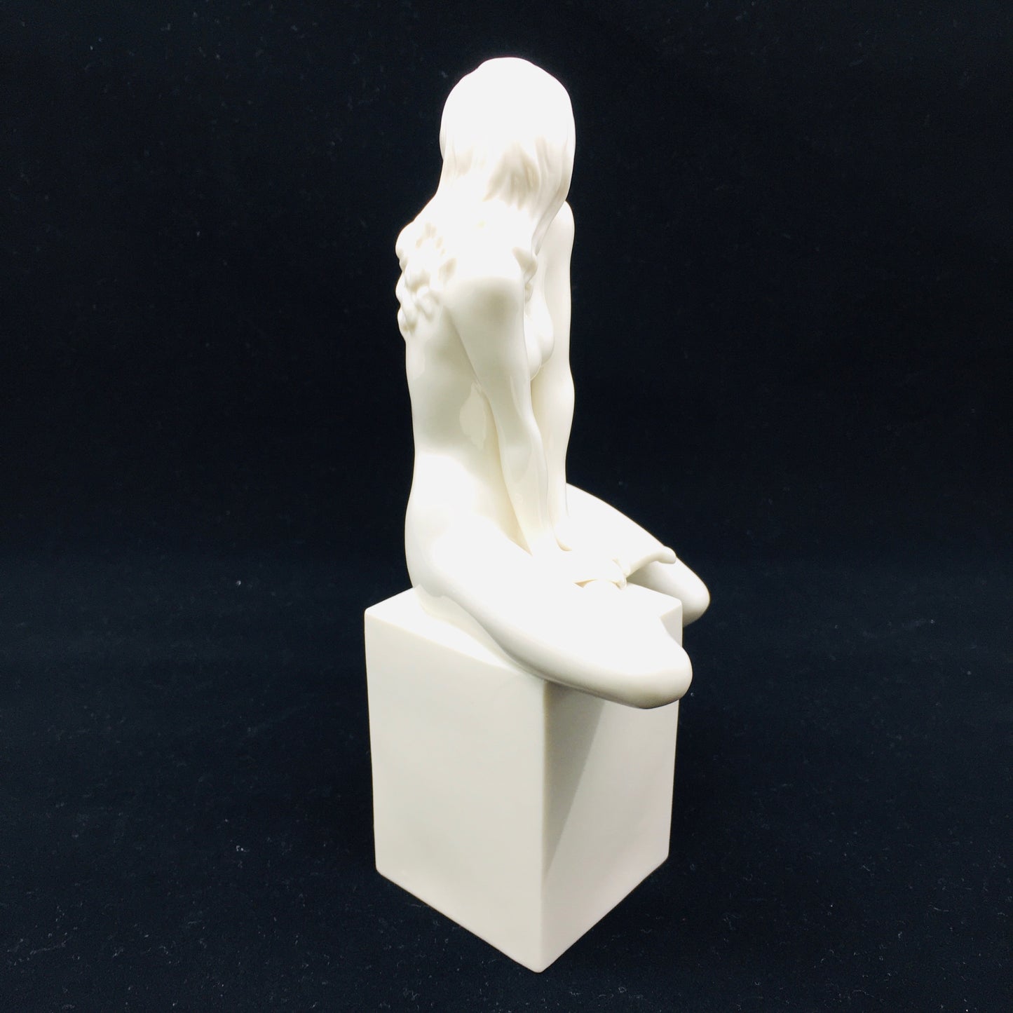 Küp Üstünde Nü Kadın Porselen Modern Biblo - Veronese Design