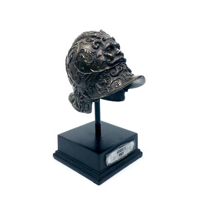 King of Britain II. Henry Helmet Figurine