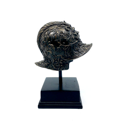 King of Britain II. Henry Helmet Figurine